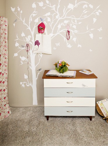 chest of drawers teenage bedroom