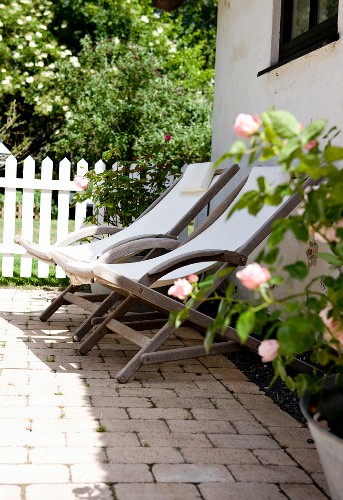 Holzliege Bilder – Interior Design-Fotos kaufen living4media