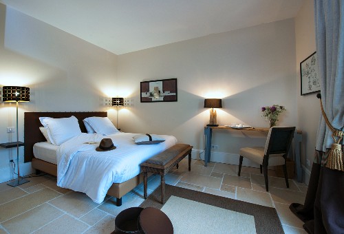 Kleiderbank Bilder – Interior Design-Fotos kaufen living4media