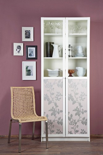 Make-over: display cabinet with revamped doors