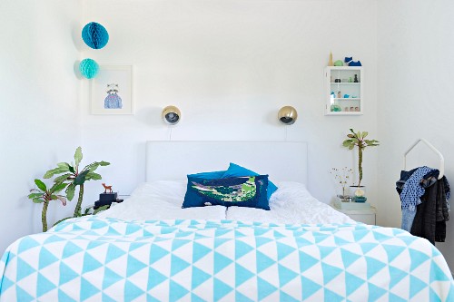 Double Bed With Blue And White Bedspread Image 11446952 Double Bed With Blue And White