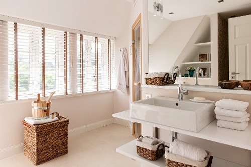 Handtuchstapel Bilder – Interior Design-Fotos kaufen living4media