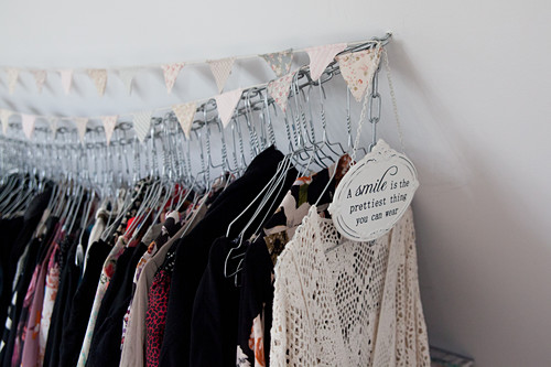 Kleidung Bilder – Interior Design-Fotos kaufen living4media