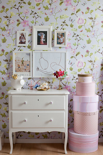 vintage style hat boxes