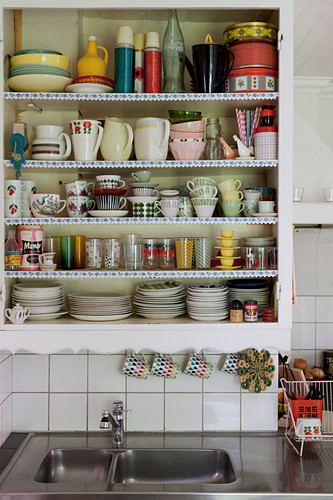 kitchen crockery