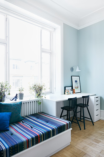 Schreibtisch Am Fenster 2021 Schreibtisch Am Fenster 2021