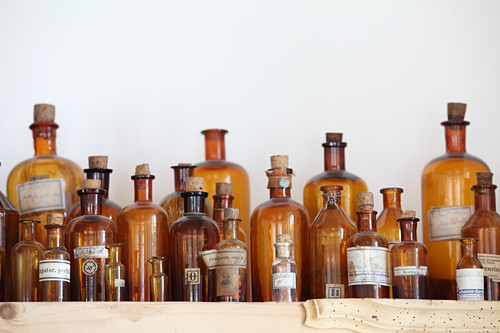 Apothekerflasche Bilder – Interior Design-Fotos kaufen living4media