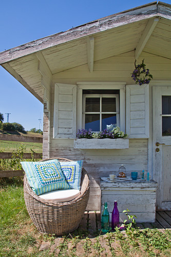 Korbstuhl Bilder – Interior Design-Fotos kaufen living4media