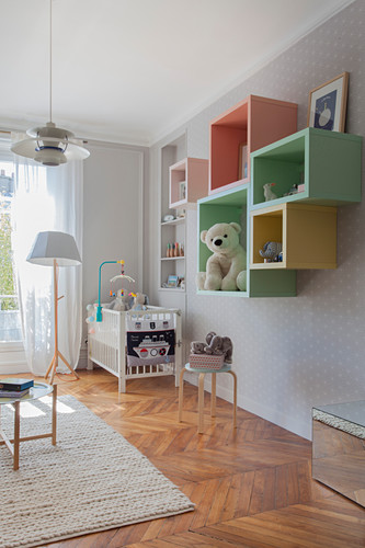 Hellgraues Kinderzimmer Im Altbau Mit Bild Kaufen 12482420 Living4media