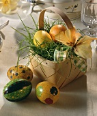 Easter basket: chip basket with Easter eggs