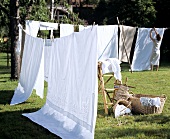 Wäsche im Garten aufhängen