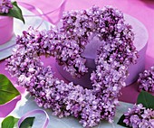 Heart-shaped lilac wreath