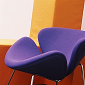 Violett gepolsterter Designer Sessel