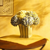 Vase of hydrangeas (table decoration)