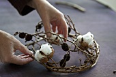 A wreath of alder and cotton