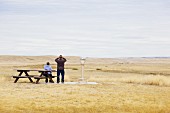 Besucher im Grasslands-Nationalpark in der Provinz Saskatchewan, Kanada