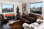 Elegante Ledermöbel in New Yorker Appartement mit Blick auf Central Park und Skyline