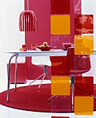70s-style dining area in red and orange