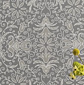 Floral gemusterte Vliestapete mit Reliefwirkung in Grautönen und nostalgischem, skandinavischem Flair