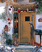 Eingang weihnachtlich dekoriert