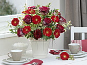 Bouquet with red Rosa 'Nicola', Gerbera 'Germin Grappa'
