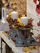 Herbstgestecke mit Kerzen