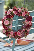 Wreath with pink 'Lovely Jewel', Potentilla, Hydrangea