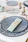 Place setting decoration for Easter