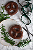 Gingerbread pretzels with chocolate coating