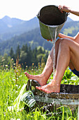 Cold water strengthens the leg veins and stimulates the circulation