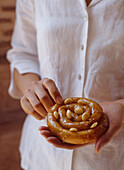 Coiled pastry with almonds
