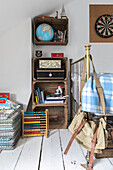 Wandkiste im Jungenzimmer eines Hauses in Winchester UK