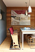 Kinositze am Küchentisch in einem modernen Neubau auf der Isle of Wight, UK