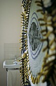 Wandbehang aus Filz im Badezimmer