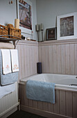 Wood panelled bathroom