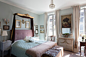 Vintage-Schlafzimmer in Pastelltönen Issigeac Perigord Frankreich