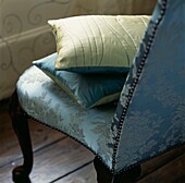 Upholstered dining chair with cushion