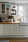 farmhouse kitchen decorated for Christmas