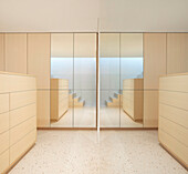 Dressing room with mirrored glazing