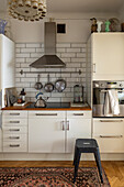 Küchenzeile mit Metrofliesen