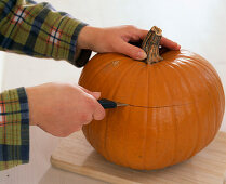 Pumpkin as a vase, slicing pumpkin