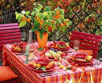 Rot-orange Tischdeko