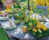 Rolling lawn as a table runner