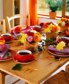 Table decoration with dahlia arrangements