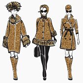 Drei Models tragen Kleidung in Leopardenmuster