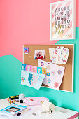 Bicoloured walls in mint and pink in child's bedroom