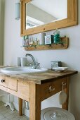 Sink integrated in old washstand