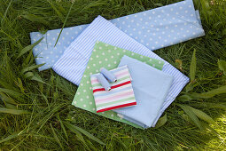 Cotton and waxed fabrics for making hand-sewn picnic accessories