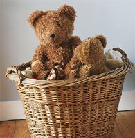 Teddy bears in basket