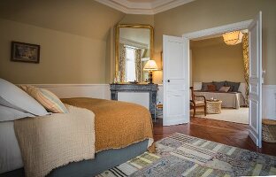 Bedroom and living room in Château des Grotteaux